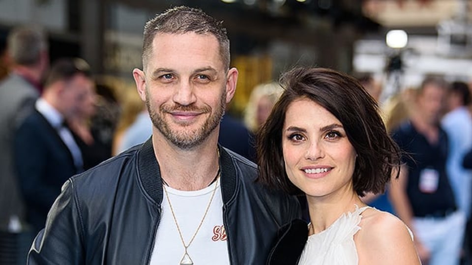 Tom Hardy se ženou.